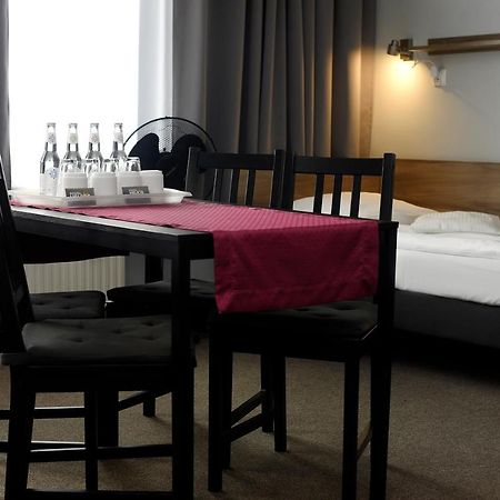 Września Hostel Helios מראה חיצוני תמונה